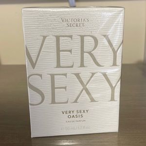 Victoria’s Secret Very Sexy OASIS 1.7 fl oz Perfume